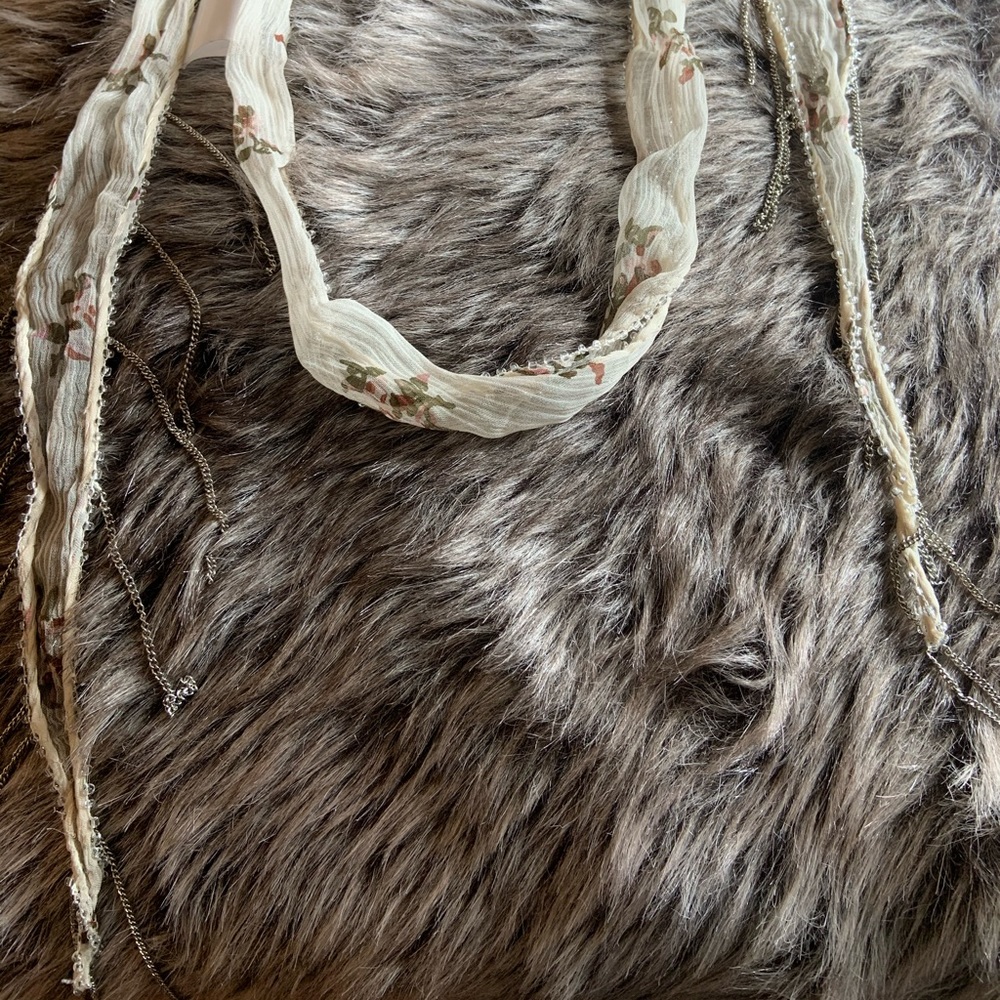 Chiffon neck belt